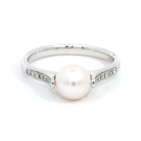 Pearl with Diamond Band